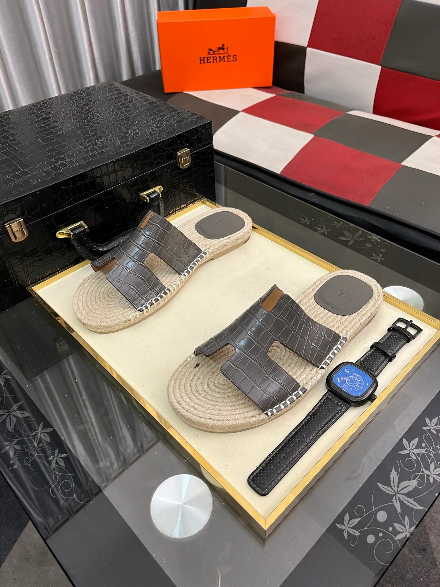 Men's shoes 💰340⌚️⌚️《HERMES》Hermes 💁♂️Men's casual slippers, compare the quality at the counter🧚🏿♂️ The upper layer has a stone pattern with clear texture, showing high-end, high-end, comfortable to wear and versatile. Purely hand-pulled, raw rubber breathable outsole, breathable and comfortable lambskin lining, 100% comfortable density, original rubber outsole wear-resistant code number 38-44. Can be customized 45-46-47